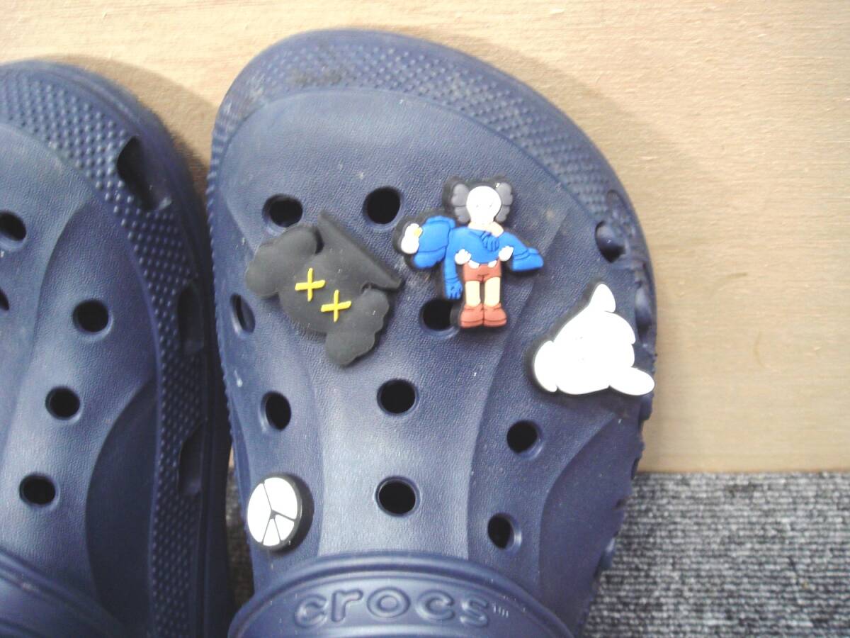 CROCS クロックス サイズ m5 w7 23.0cm ネイビー 紺 チャーム デコレーション キャラクター PVC の画像3