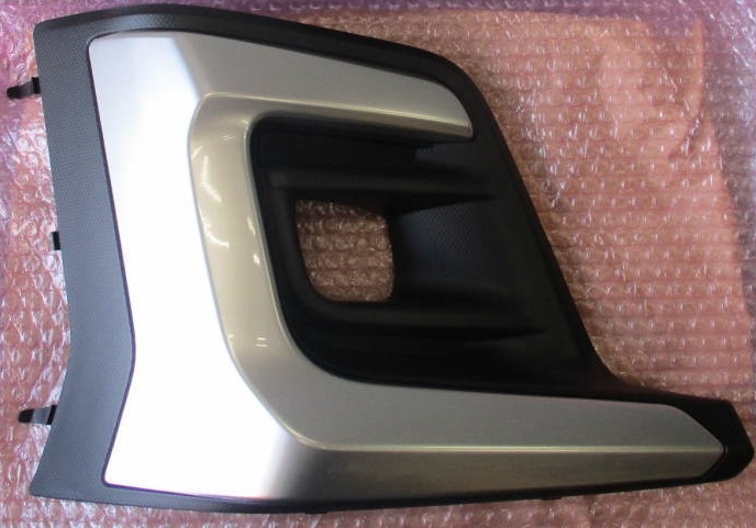 新品　純正品　SUBARU　スバル　フォグランプカバー　運転席側　XV　GTE　Advance　ハイブリッド_画像2