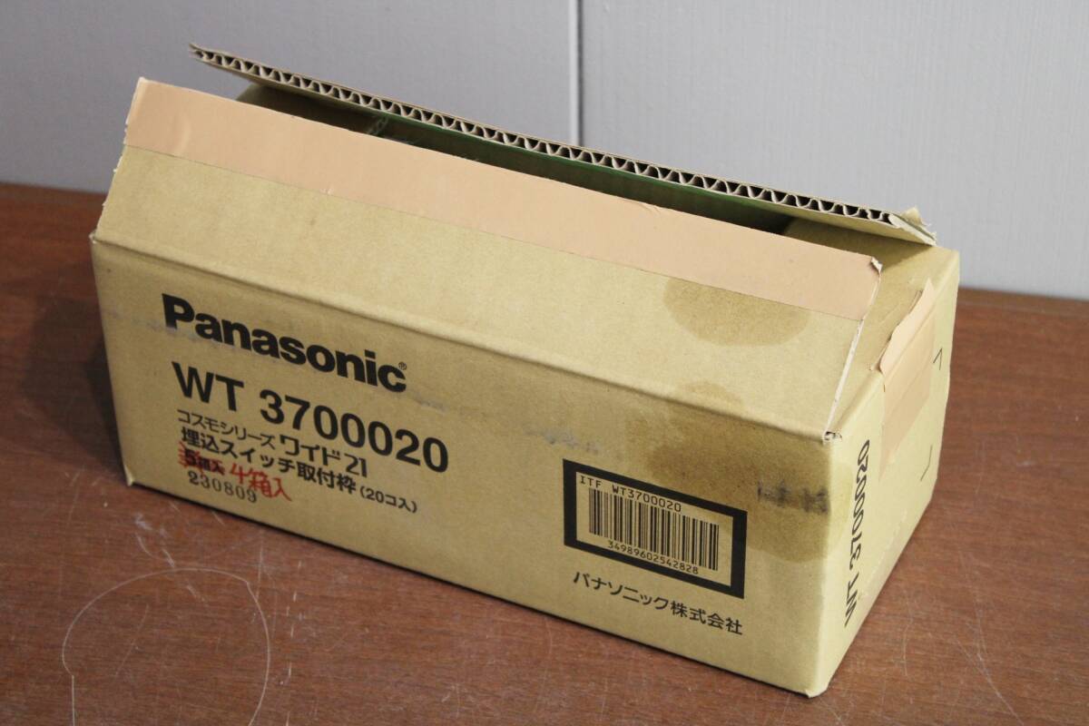 20221K06 未使用 パナソニック Panasonic WT3700020 コスモシリーズ ワイド21 埋込スイッチ取付枠 20個入 4個セット C2_画像1