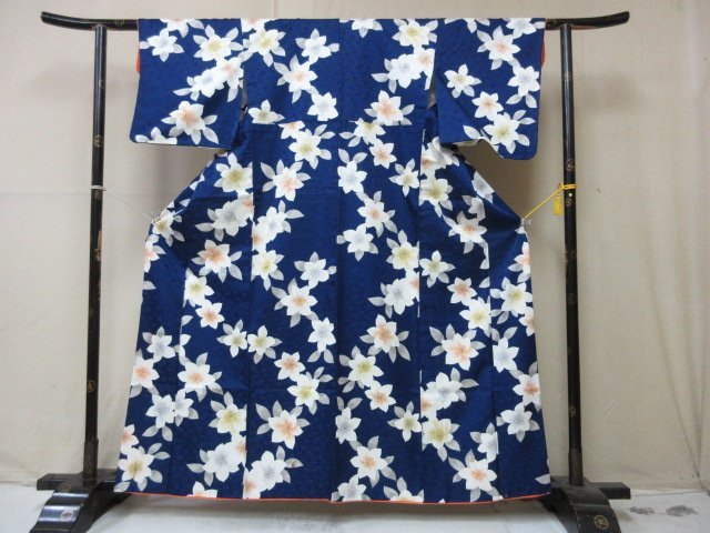 1円 良品 正絹 着物 縮緬 小紋 紺 桜 草花 花吹雪 可愛い 高級 袷 身丈149cm 裄65cm【夢職】★★★_画像1