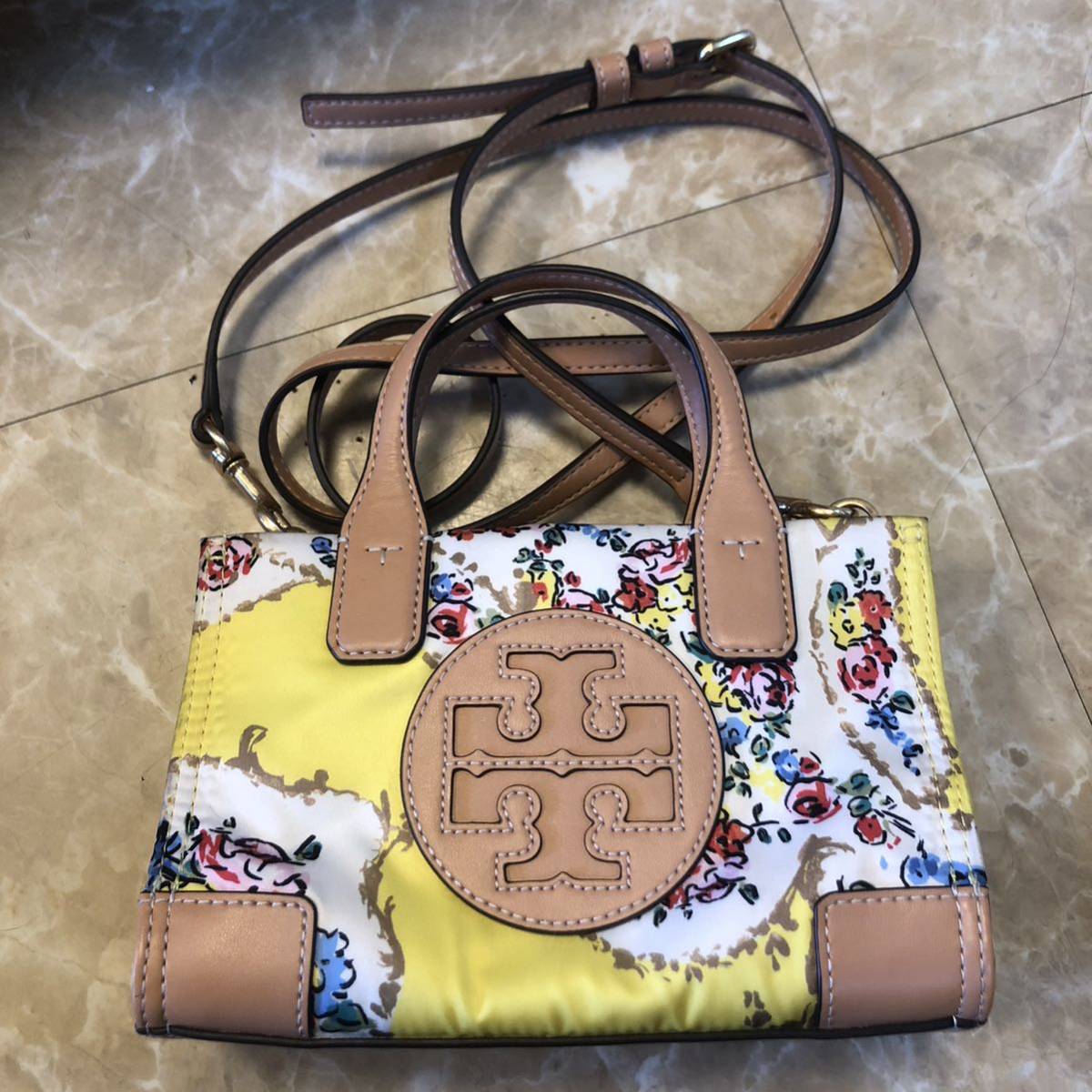 トリーバーチ tory burch マイクロトート ショルダーバッグ　トートバッグ ハンドバッグ エラ ミニバッグ　ミニショルダー　花柄　フラワー