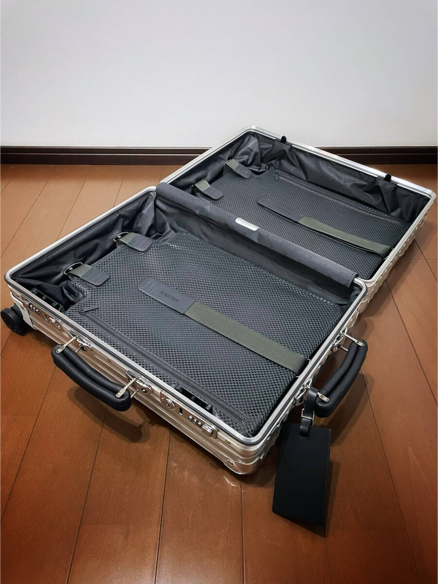 RIMOWA リモワ 「CLASSIC Cabin S」33L シルバー スーツケース キャリーケース 旅行 国内直営店購入 新品 本物 特別にレザーハンドル付き_画像8