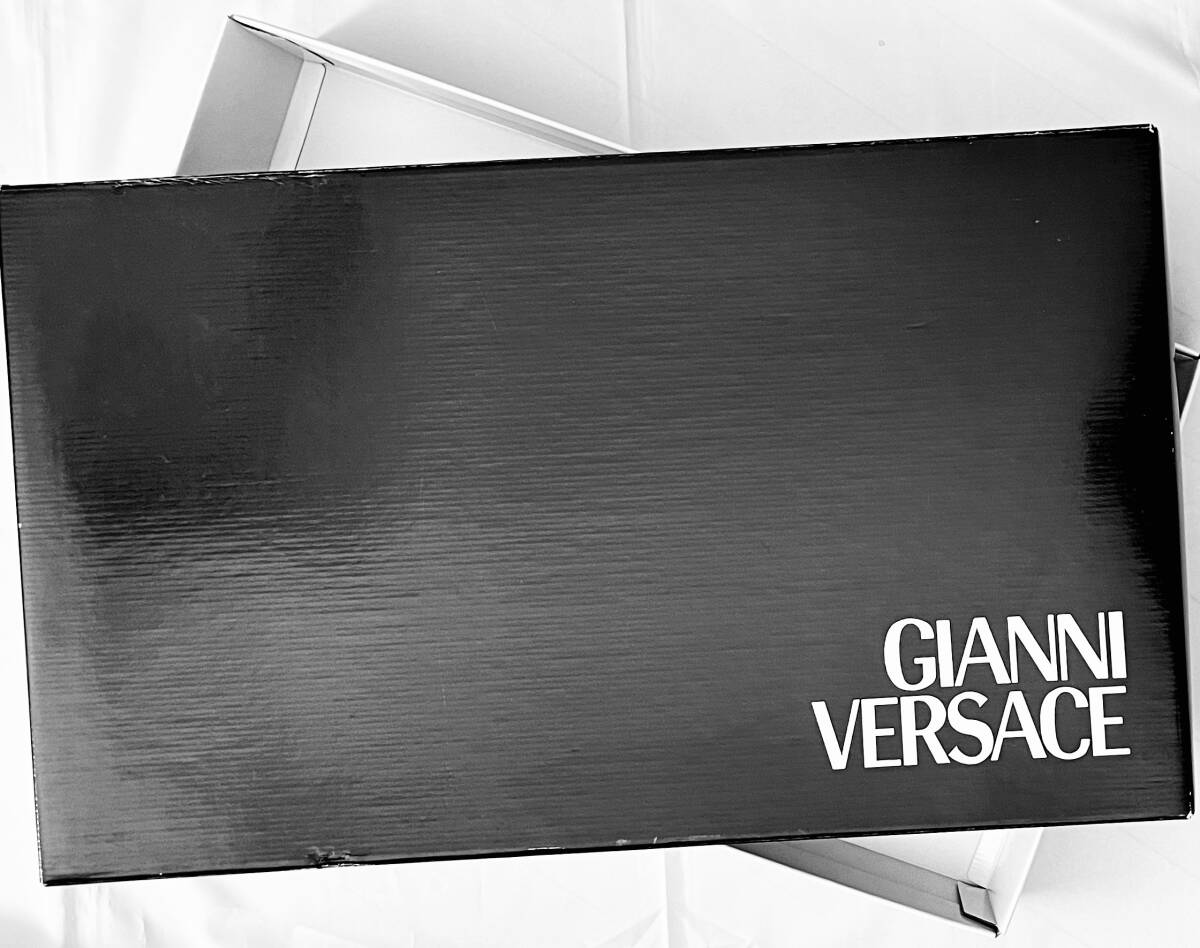 ■ GIANNI VERSACE ジャンニ・ヴェルサーチ 衣装収納箱 非売品_画像3