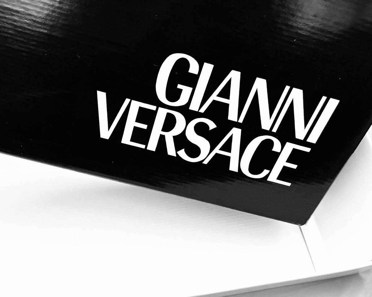 ■ GIANNI VERSACE ジャンニ・ヴェルサーチ 衣装収納箱 非売品_画像2