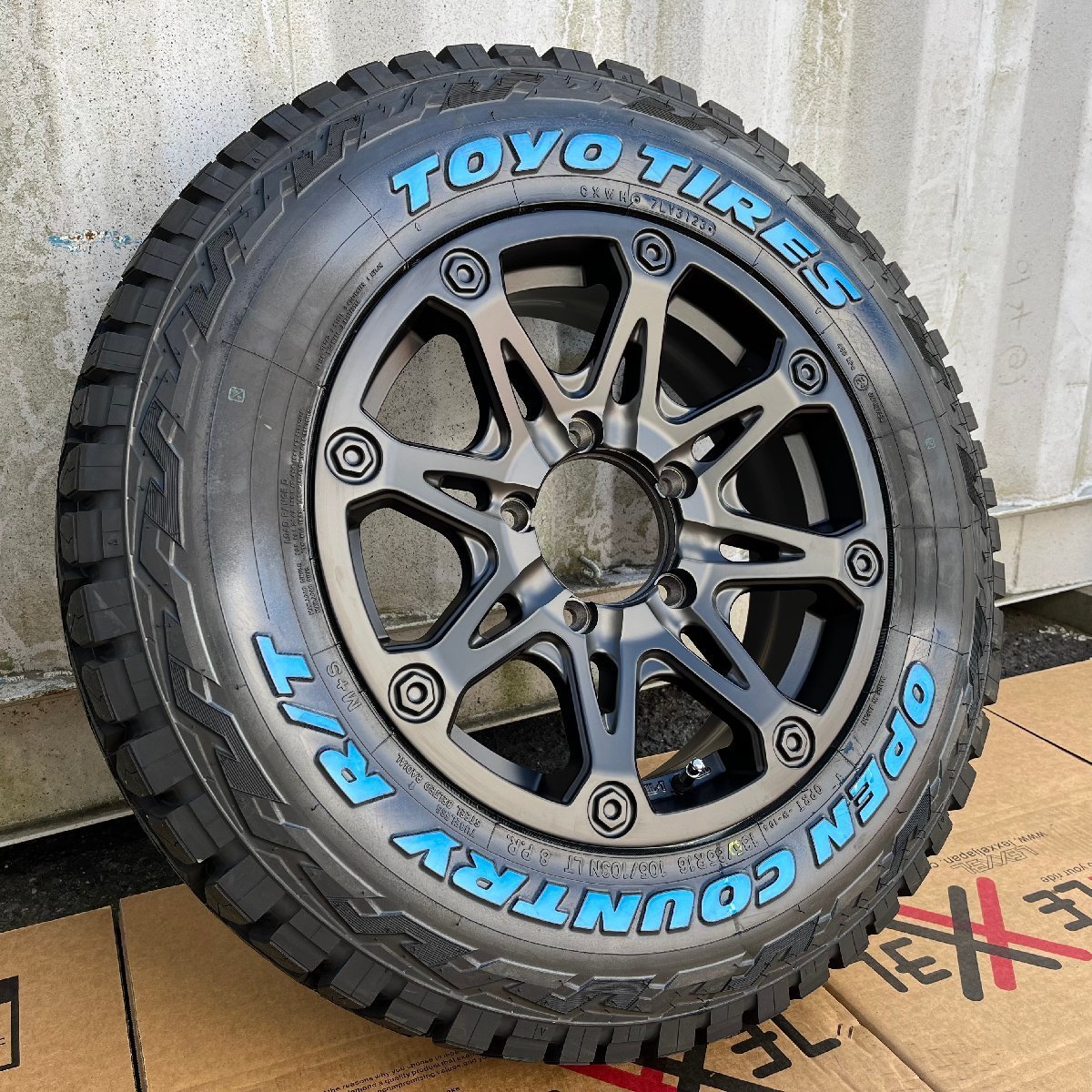 JB64 JB23 JA12 ジムニー タイヤホイール 5本セット（背面用付き）16インチ BDX08 TOYO オープンカントリーRT 185/85R16 ホワイトレター_画像3