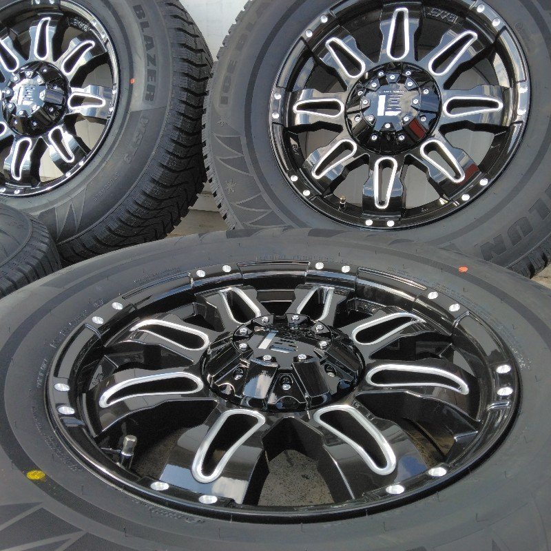 即納 スタッドレス プラド ハイラックス サーフ FJ タイヤホイールセット SAILUN WST3 265/70R17 265/65R17 Balano 新品4本セット_画像6