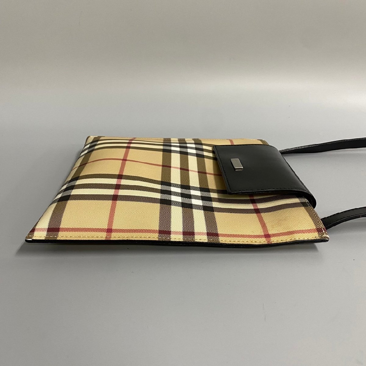 美品 希少品 BURBERRY バーバリー ノバチェック 柄 ロゴ 金具 レザー 本革 ミニ ショルダーバッグ ポシェット サコッシュ ブラック 20343_画像6