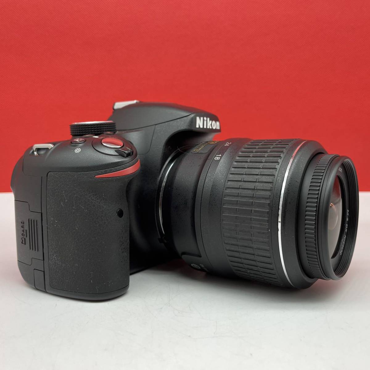 □ Nikon D3200 ボディ デジタル一眼レフカメラ AF-S DX NIKKOR 18-55mm 1:3.5-5.6G VR 動作確認済 バッテリー 充電器 付属品 ニコン_画像2