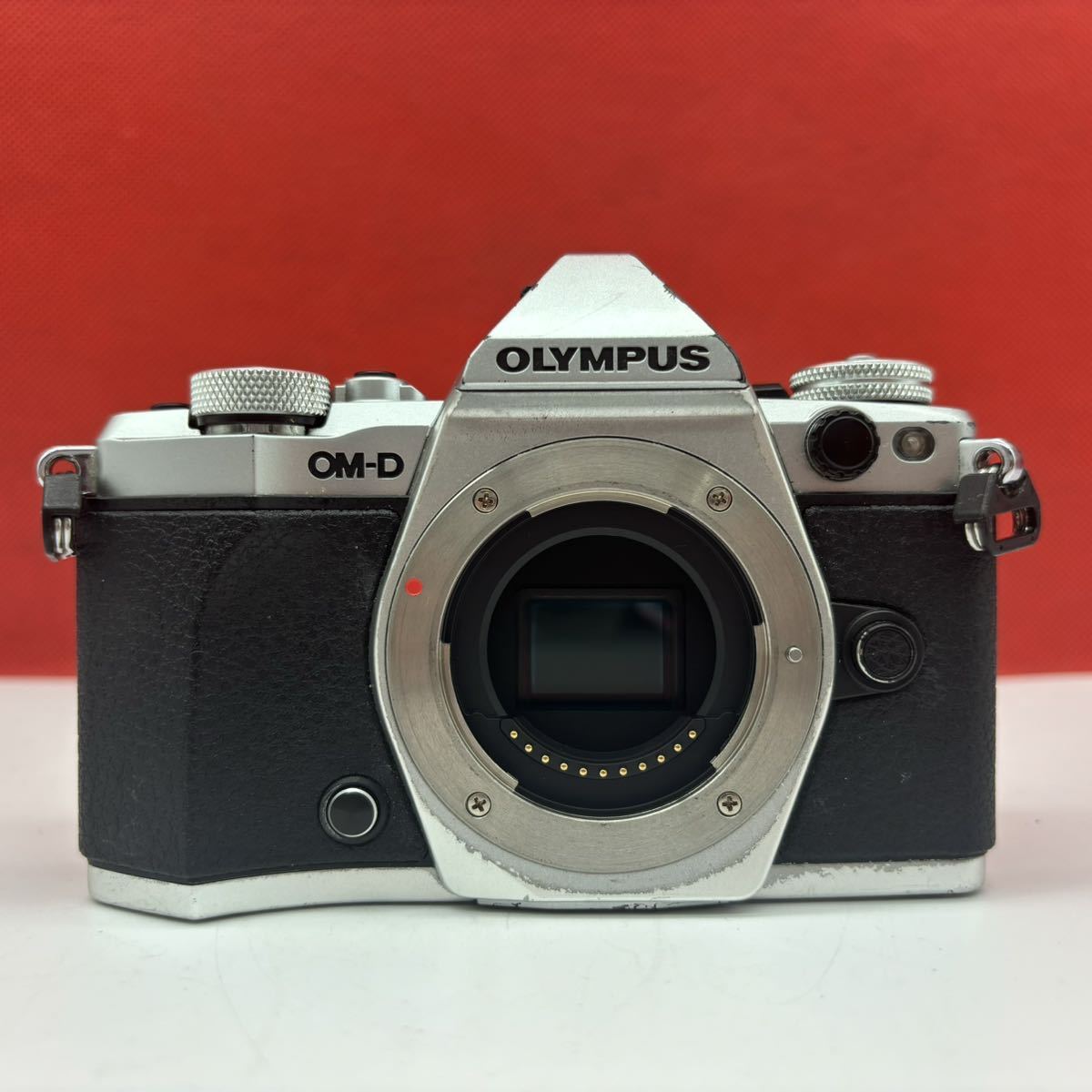 ◆ OLYMPUS OM-D E-M5 Mark II ミラーレス一眼カメラ ボディ シャッターOK オリンパス _画像1