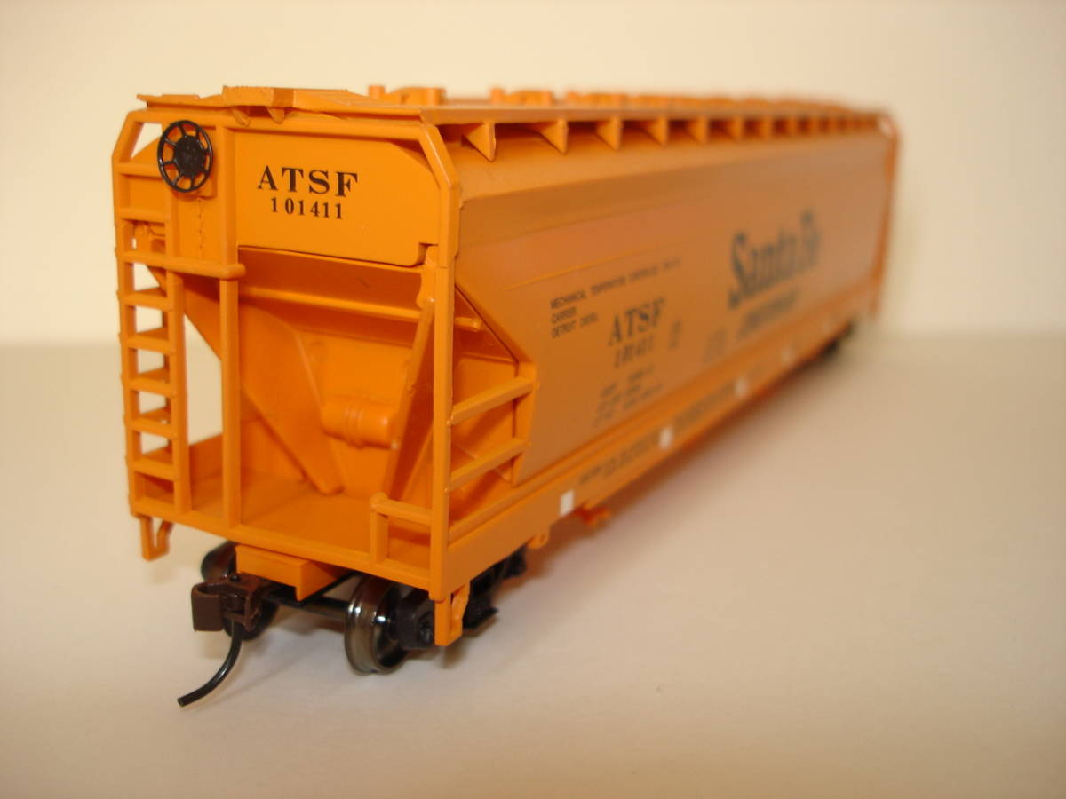 Bachmann　56’ACF　Central-Flow　Hopper　Santa Fe_画像4