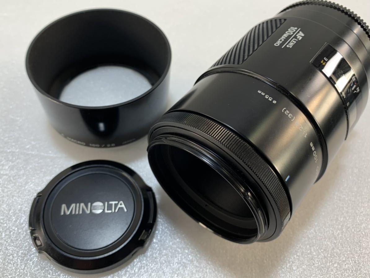 ★美品 MINOLTA ミノルタ AF LENS 100 MACRO カメラレンズ 100㎜ 1:2.8（32）ズームレンズ 一眼レフ フード付き 100/2.8 中古品 管理J488_画像1