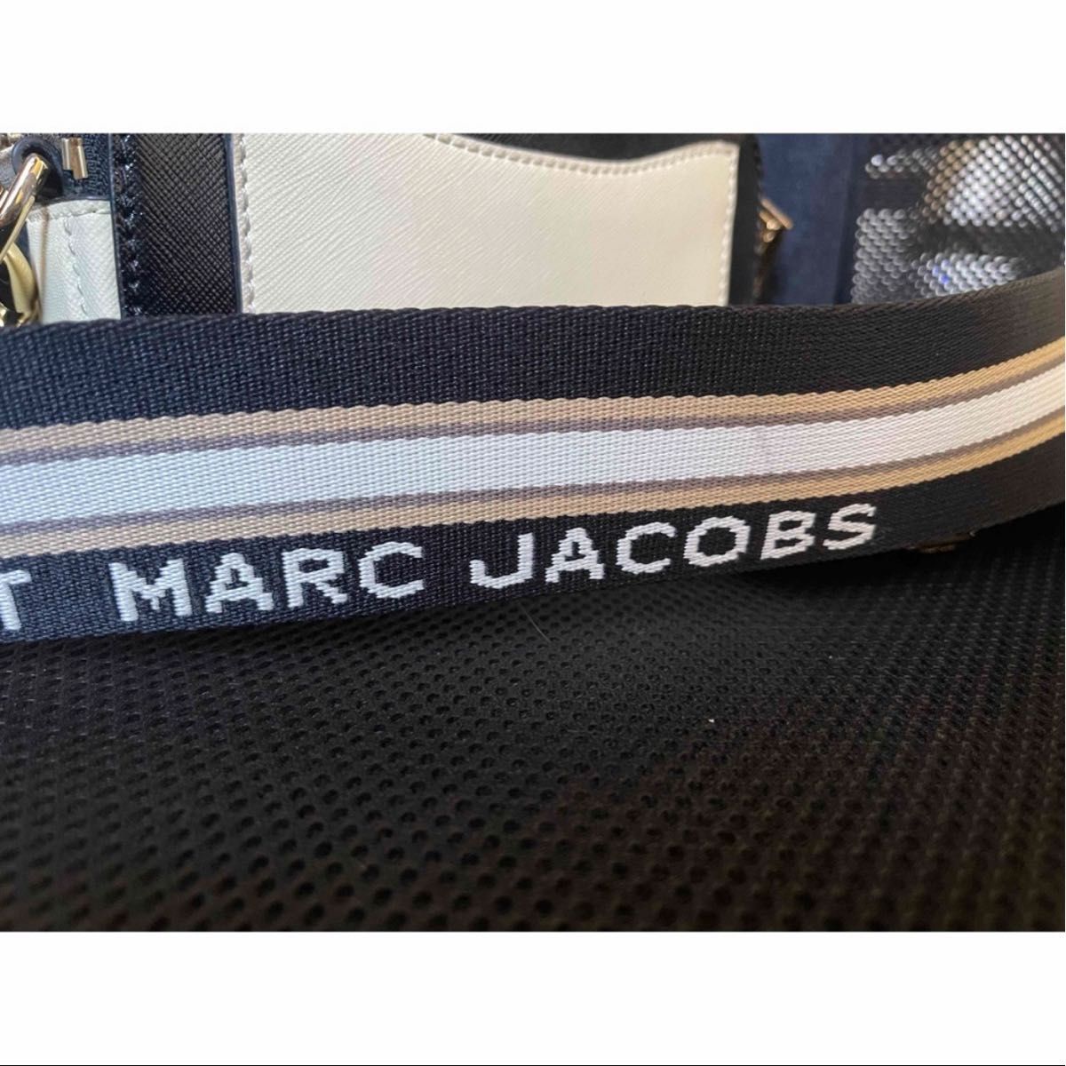 MARC JACOBS スナップショット マークジェイコブス ショルダーバッグ カメラバッグ レザー　ショルダーバッグ 白色