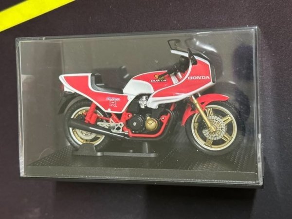 ◆即決可◆希少◆台湾セブンイレブン限定商品★ミニカー ホンダ Honda CB1100R 1981　1/24 ケース入り　検索：京商 ミニチャンプス_画像3