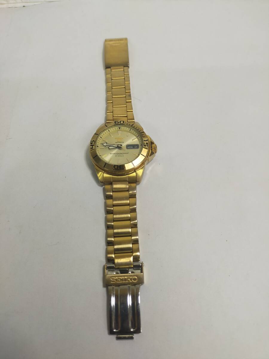 中古　動作品　SEIKO 5 7S36-02H0　セイコー　5 デイデイト　アラビア　裏スケ メンズ 自動巻　C4_画像2