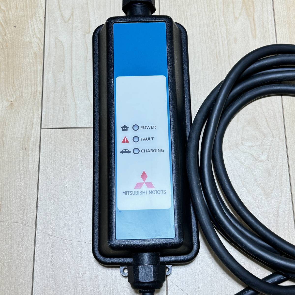 純正 三菱 アウトランダー 充電コード ケーブル 2018年 約4m 純正 三菱 アウトランダー 充電コード ケーブル 2018年 約4m