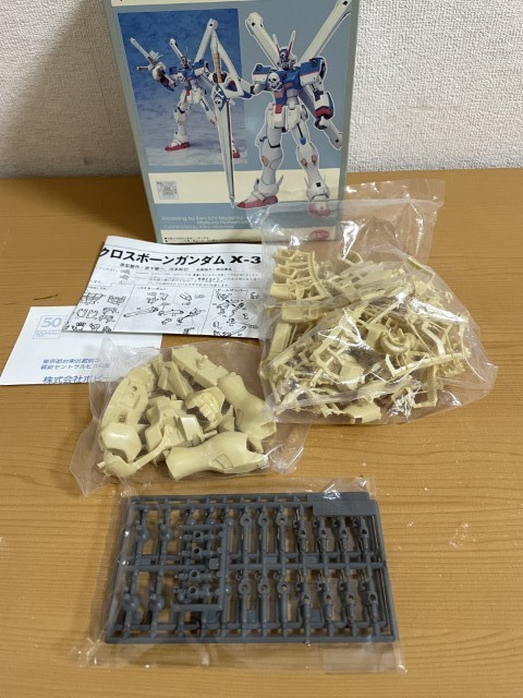 【未組立品】B-CLUB 1/100 クロスボーンガンダムX-3 レジンキャストキット_画像4