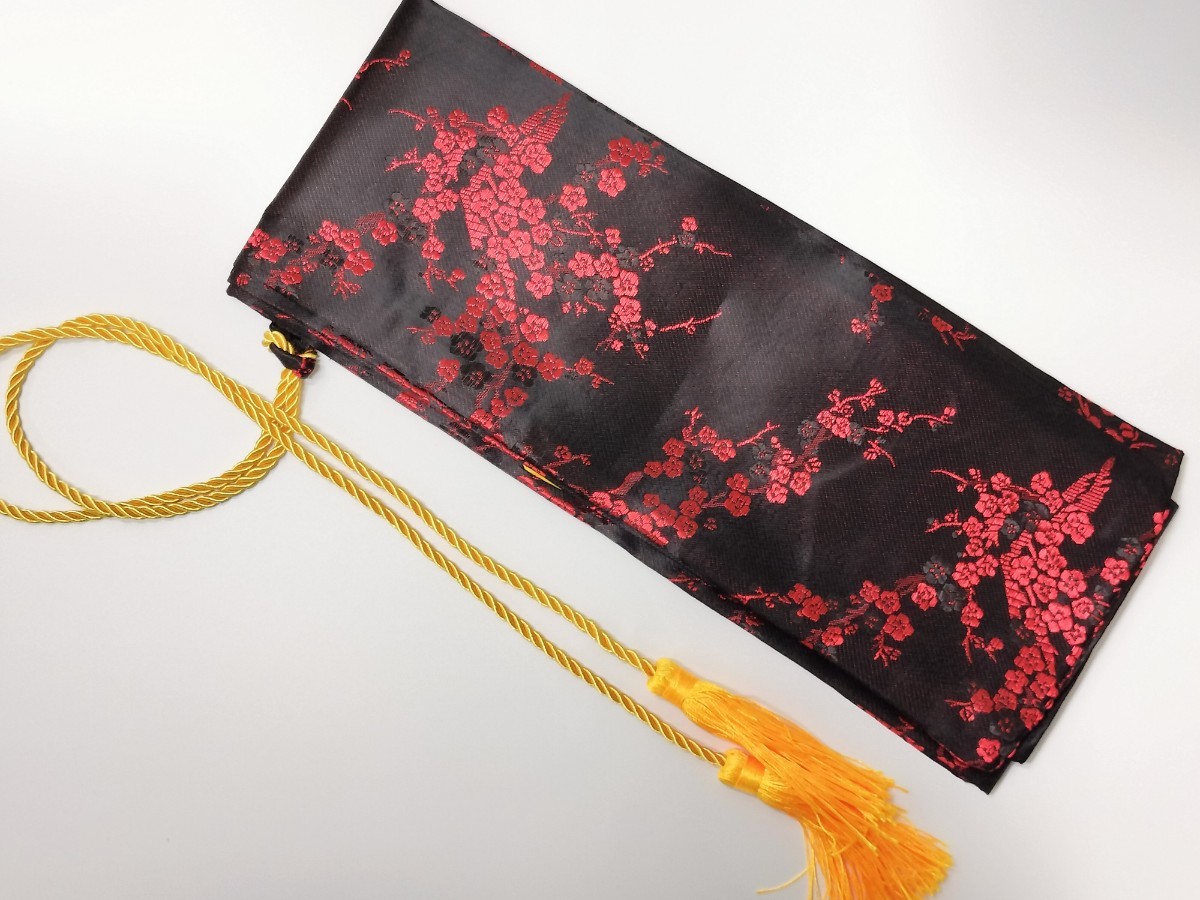 D03　剣袋　刀袋　梅図　黒赤色　絹　刀装具　日本刀道具_画像1