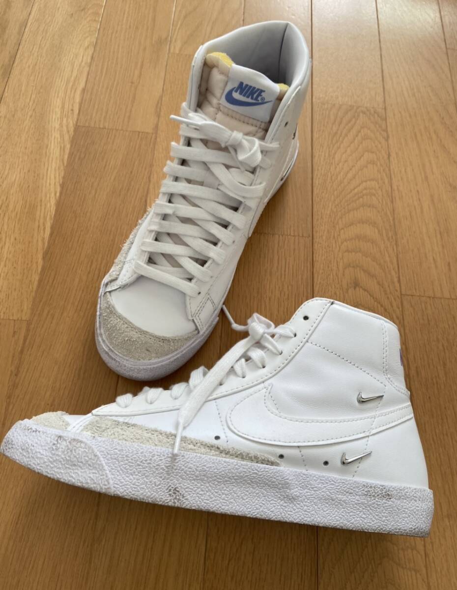 NIKE BLAZER MID 77 SESISTERHOOD＊WHITEナイキ ブレーザー ミッド 77 SEシスターフッドホワイト／スニーカーハイカットレディース25cmus8_画像1