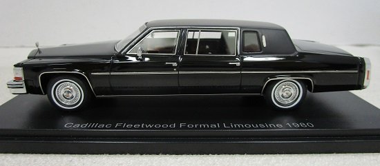 ■NEO 1/43 キャデラック フリートウッド フォーマル リムジン 1980 　Cadillac Fleetwood Formal Limousine ミニカー_画像3