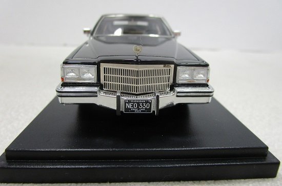 ■NEO 1/43 キャデラック フリートウッド フォーマル リムジン 1980 　Cadillac Fleetwood Formal Limousine ミニカー_画像5