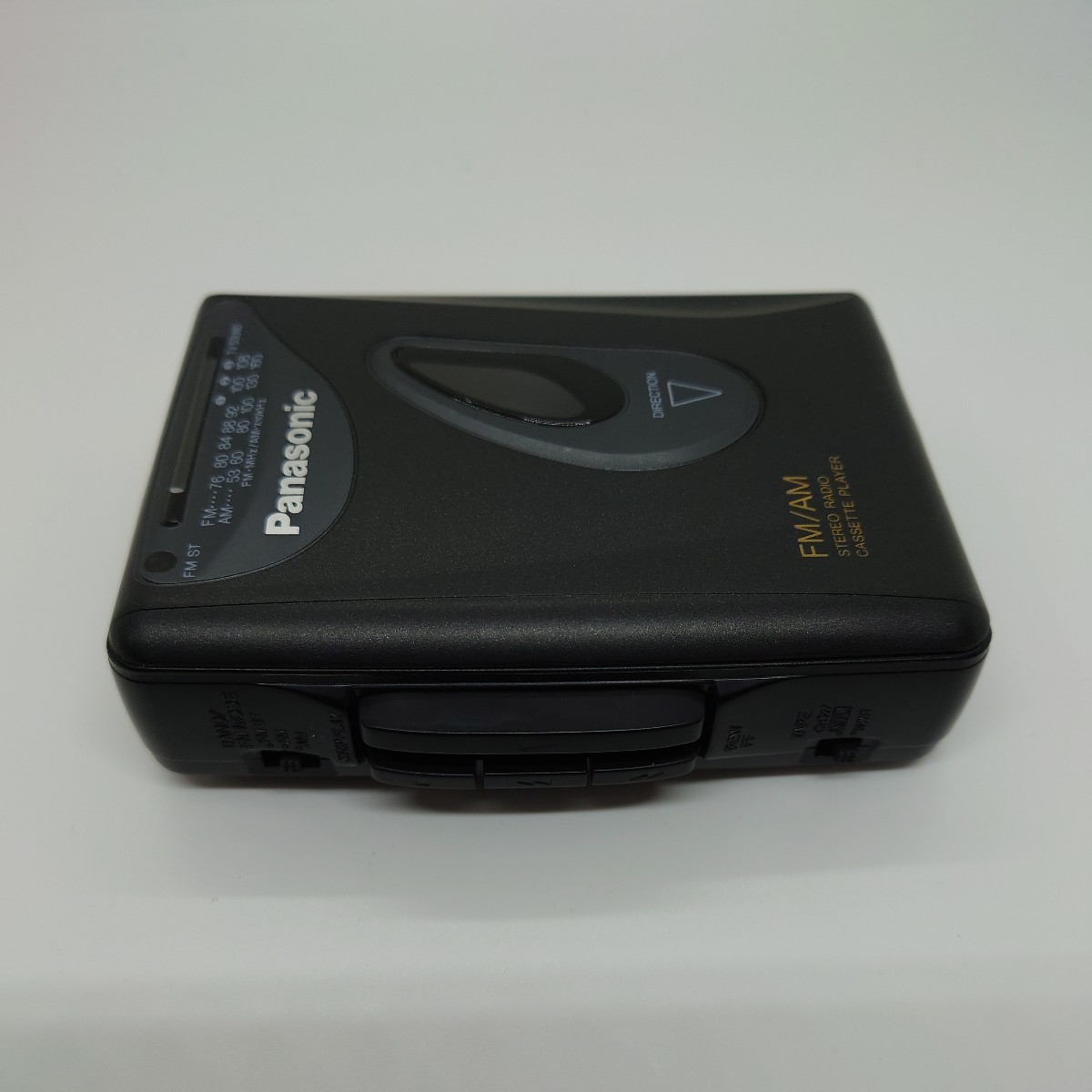 ジャンク Panasonic FM/AMチューナー内蔵 ポータブルステレオラジオカセットプレーヤー RQ-V35の画像2
