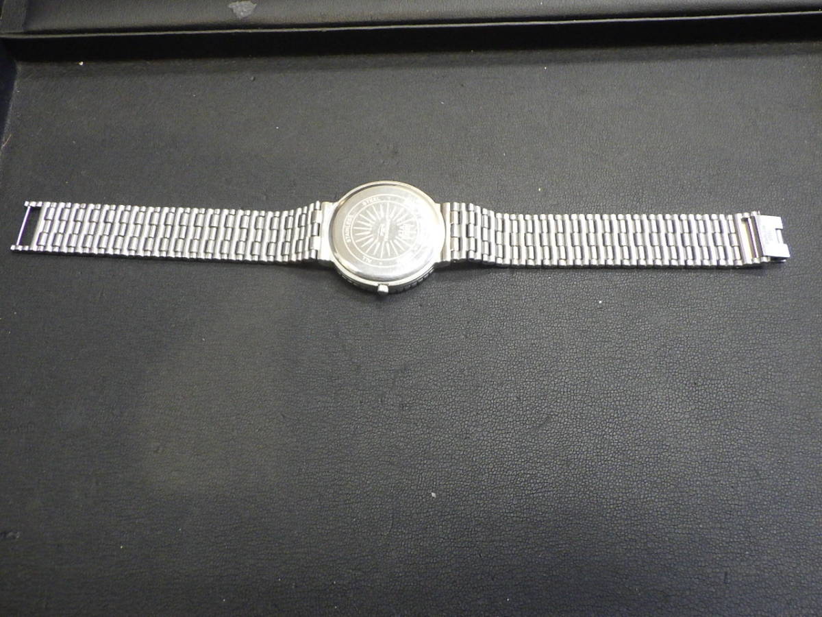 TECHNOS テクノス T9229 QUARTZ クォーツ 時計 腕時計 アナログ 3針 シルバー メンズ_画像2
