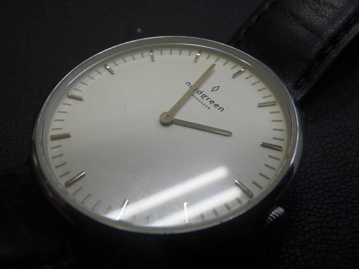 Nordgreen ノードグリーン 腕時計 北欧デザイン ホワイトダイヤル36mm ブラックレザーの画像1