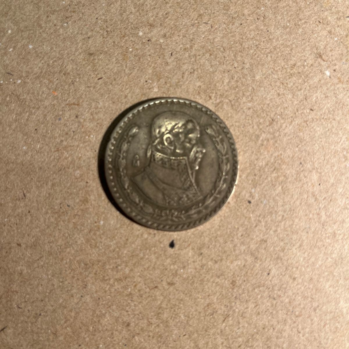 古銭　通貨　硬貨　銀貨　1958年　メキシコ　1ペソ　UNC_画像1