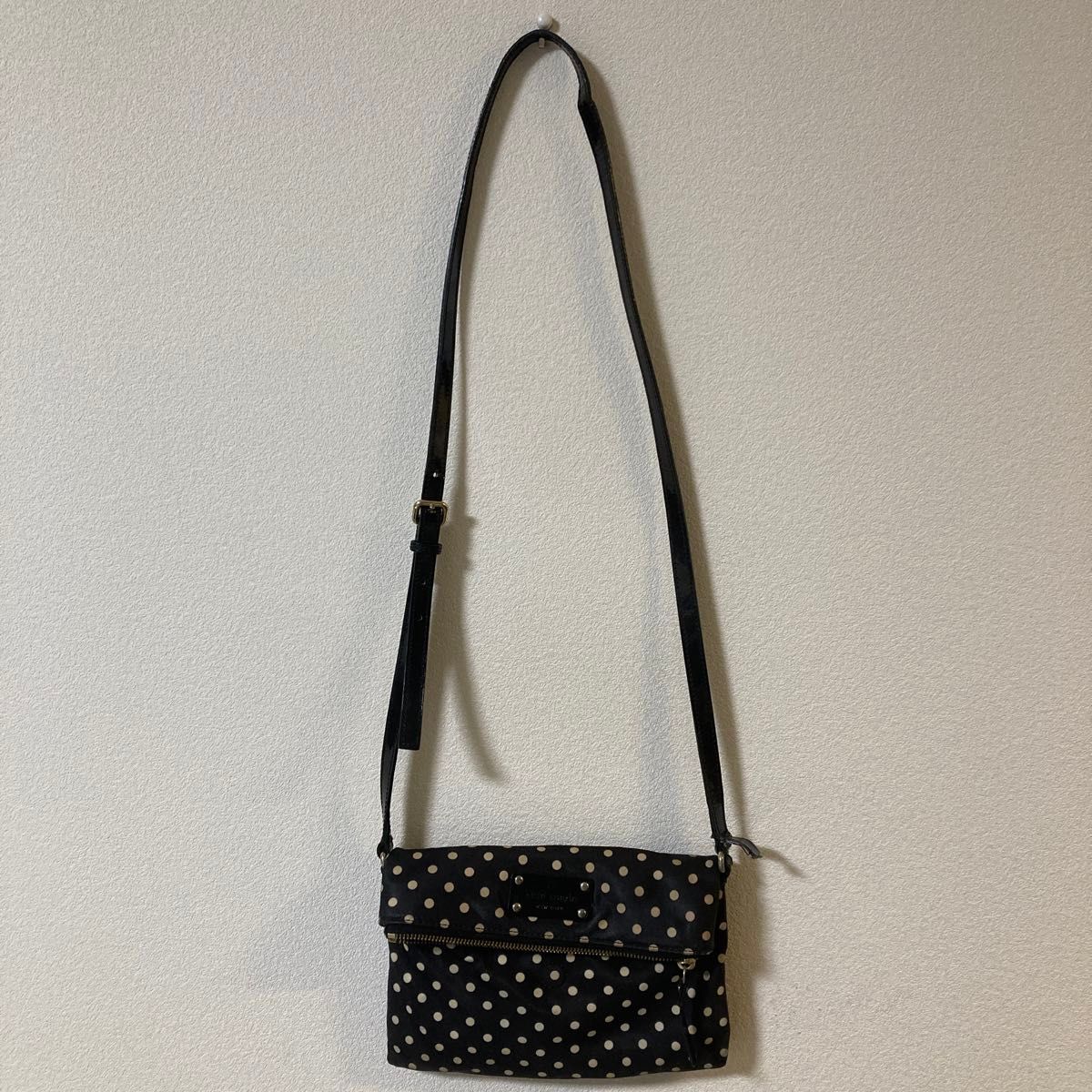 Kate spade】スポットナイロンアレア ショルダーバッグ ドット柄 Kate spade】スポットナイロンアレア ショルダーバッグ ドット柄