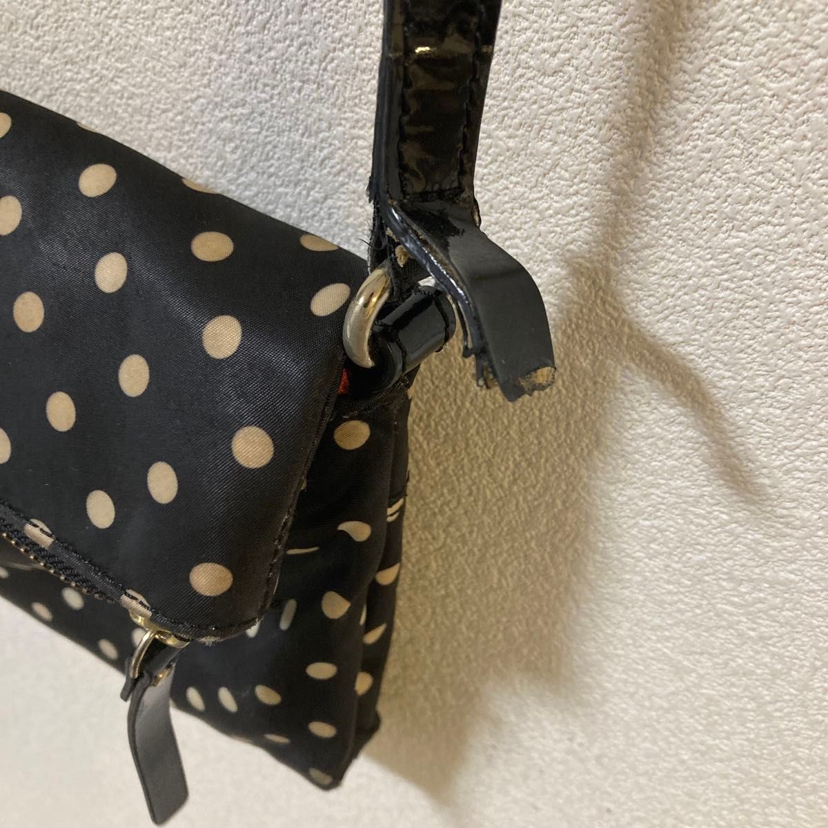 Kate spade】スポットナイロンアレア ショルダーバッグ ドット柄 Kate spade】スポットナイロンアレア ショルダーバッグ ドット柄