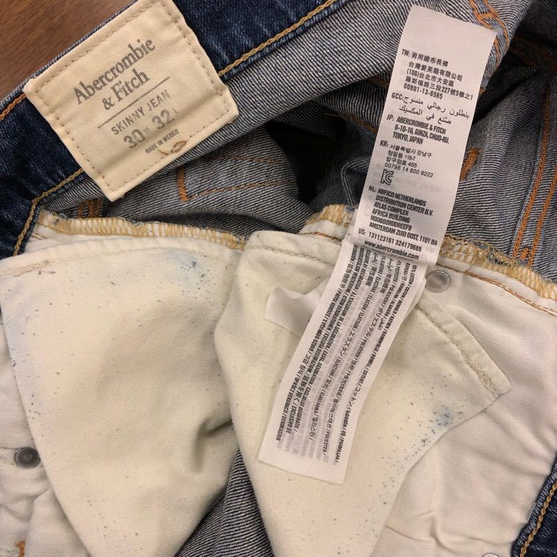 【FB403】Abercrombie&Fitch W30 L32 色落ち加工 ジーンズ ジーパン デニムパンツ ストレッチ生地 スキニー ブランド古着 アバクロ送料無料