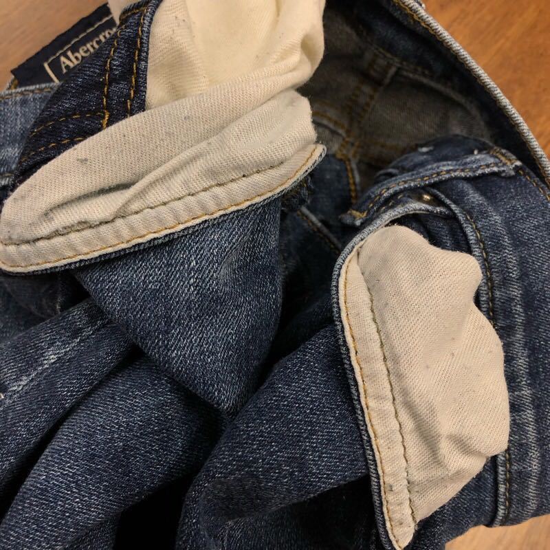 【FB408】Abercrombie&Fitch W30 L32 色落ち加工 ジーンズ ジーパン デニムパンツ ストレッチ生地 メンズブランド古着 アバクロ 送料無料_画像9