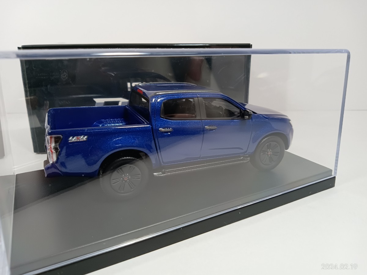 新品未開封品 ディーラー特注 非売品 1/43 いすゞ ISUZU 新型D-MAX 成約記念品 _画像2