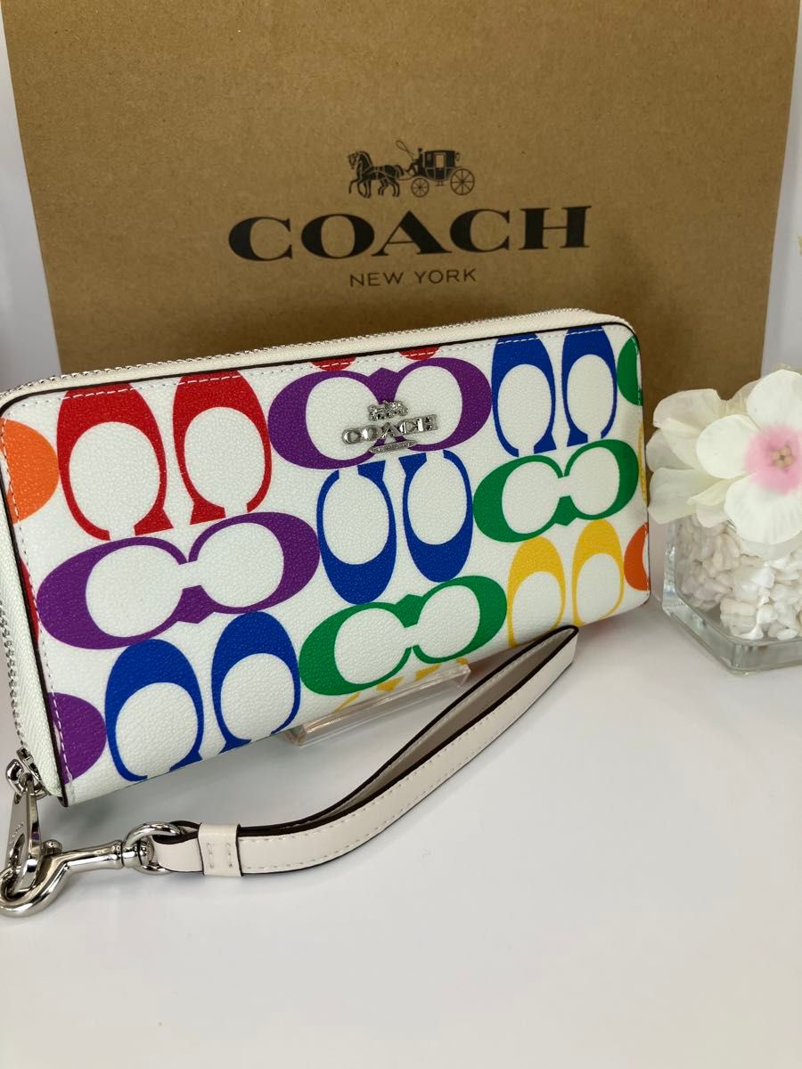 新品 未使用 COACH コーチ ホワイトレインボーシグネチャー 長財布 