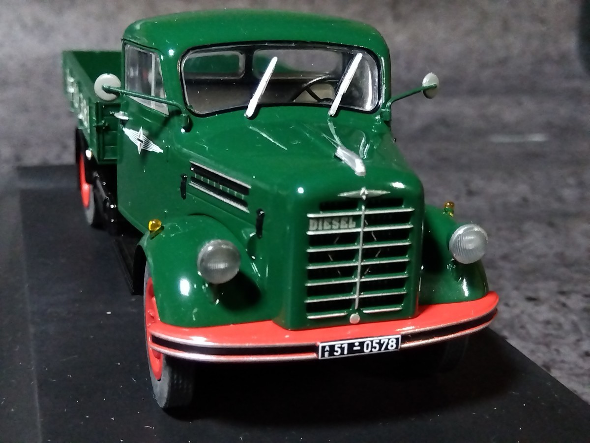  Schuco 1/43borug Val toB2500 truck 