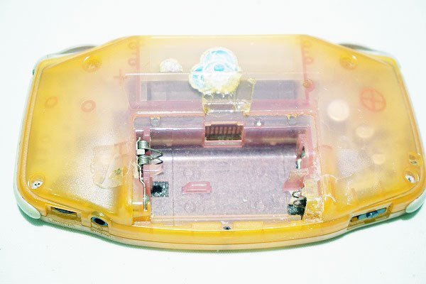 【質Banana】ジャンク品!! Nintendo/任天堂 AGB-001 オレンジ GAMEBOY/ゲームボーイアドバンス 部品取りに 現状品 ♪_画像5