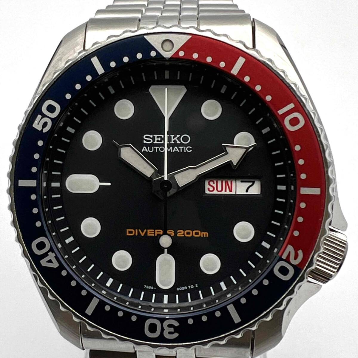 セイコー 7S26-0020 ダイバーズ 200M 自動巻き 腕時計 デイデイト 黒文字盤 SEIKO DIVER’S ペプシカラーベゼル 動作品 現状品_画像2