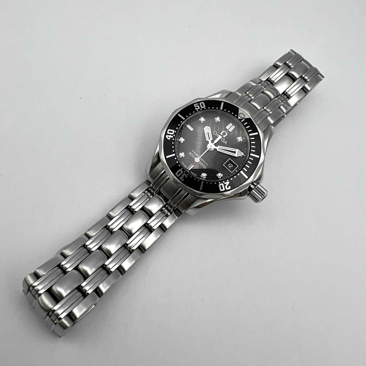 オメガ 212.30.28.61.51.001 シーマスター プロフェッショナル 300m 8Pダイヤ クォーツ 腕時計 OMEGA SEAMASTER 動作品 現状品_画像4