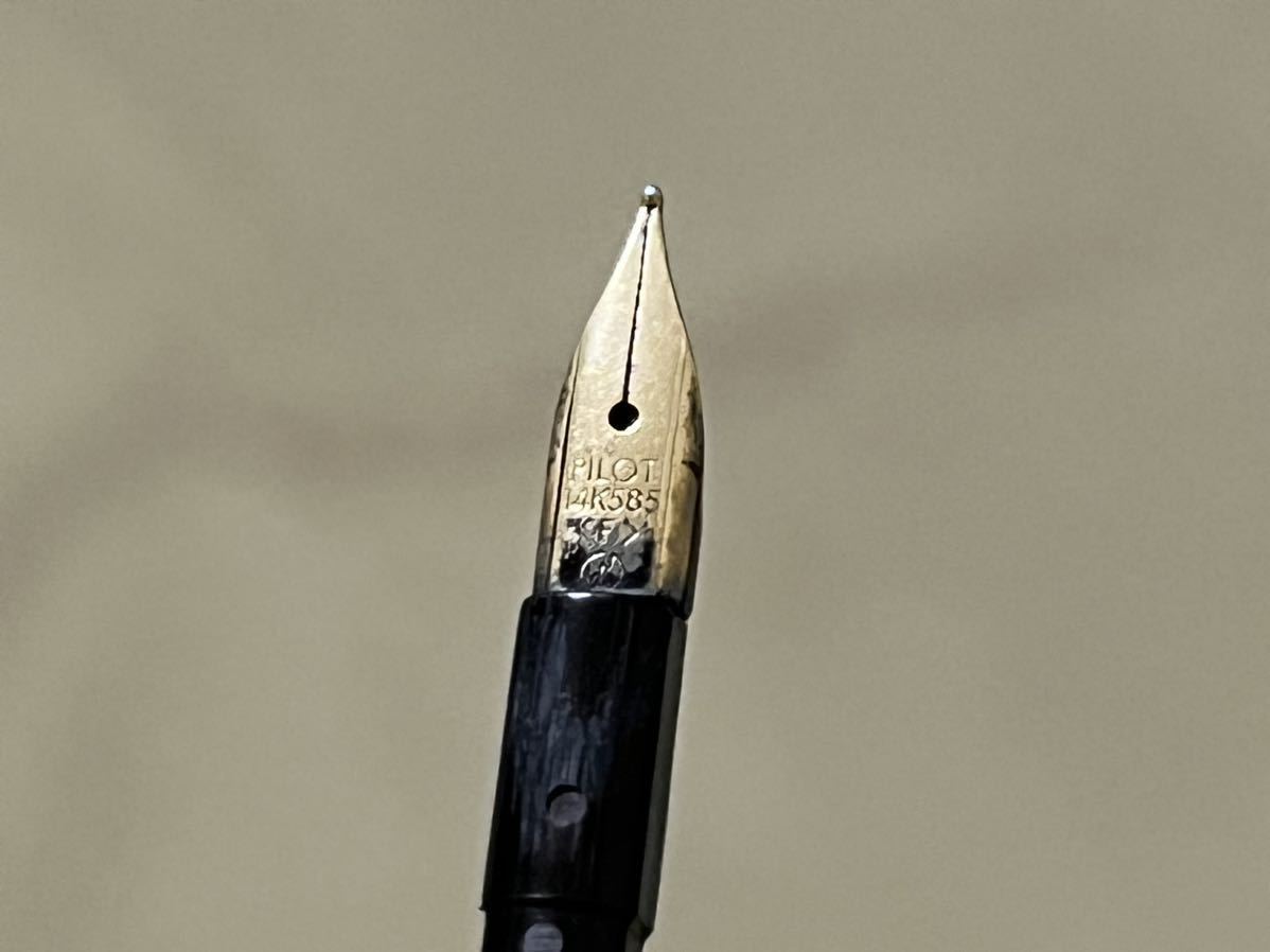 Yahoo!オークション - 【極美品】PILOT パイロット キャップレス Yahoo!オークション - 【極美品】PILOT パイロット キャップレス