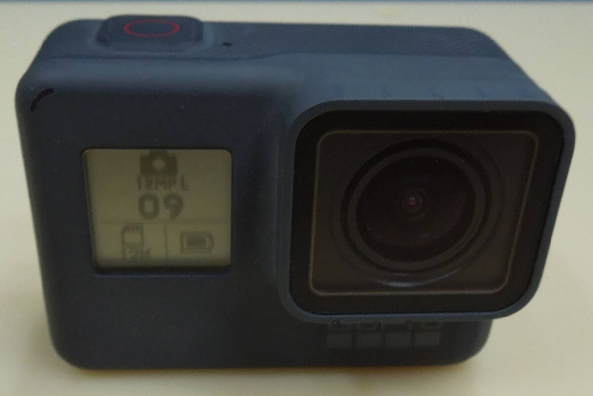 GOPRO HERO 6 BLACK ＋リモコン＋別売りカバー＋メモリーカード（32GB)+充電用USBケーブル（本体用、リモコン用）の画像3