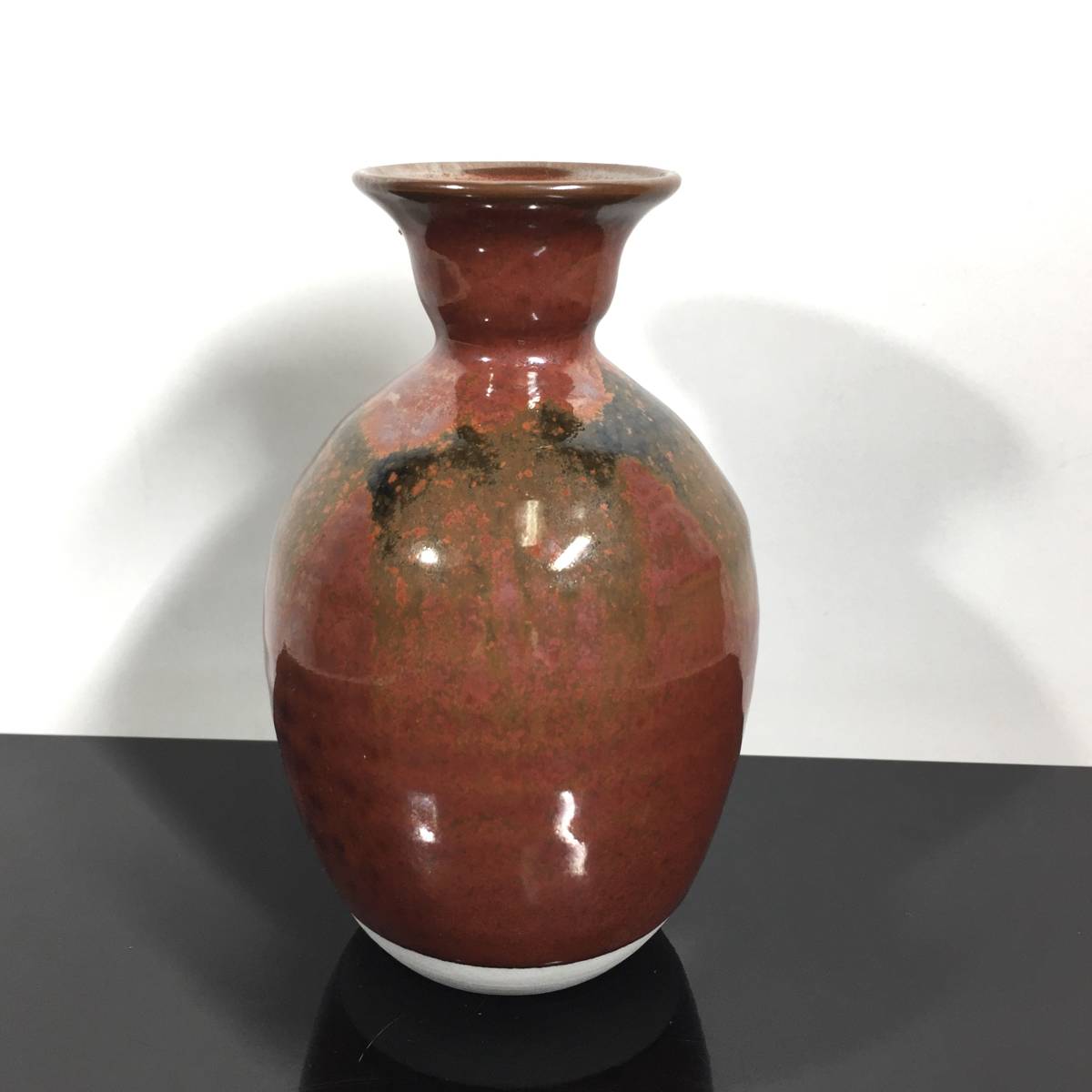 鈴木青々 大正3年生 虎山窯 鉄赤釉 壺 共箱/共布 花瓶 花入 徳利 鈴木青々 大正3年生 虎山窯 鉄赤釉 壺 共箱/共布 花瓶 花入 徳利