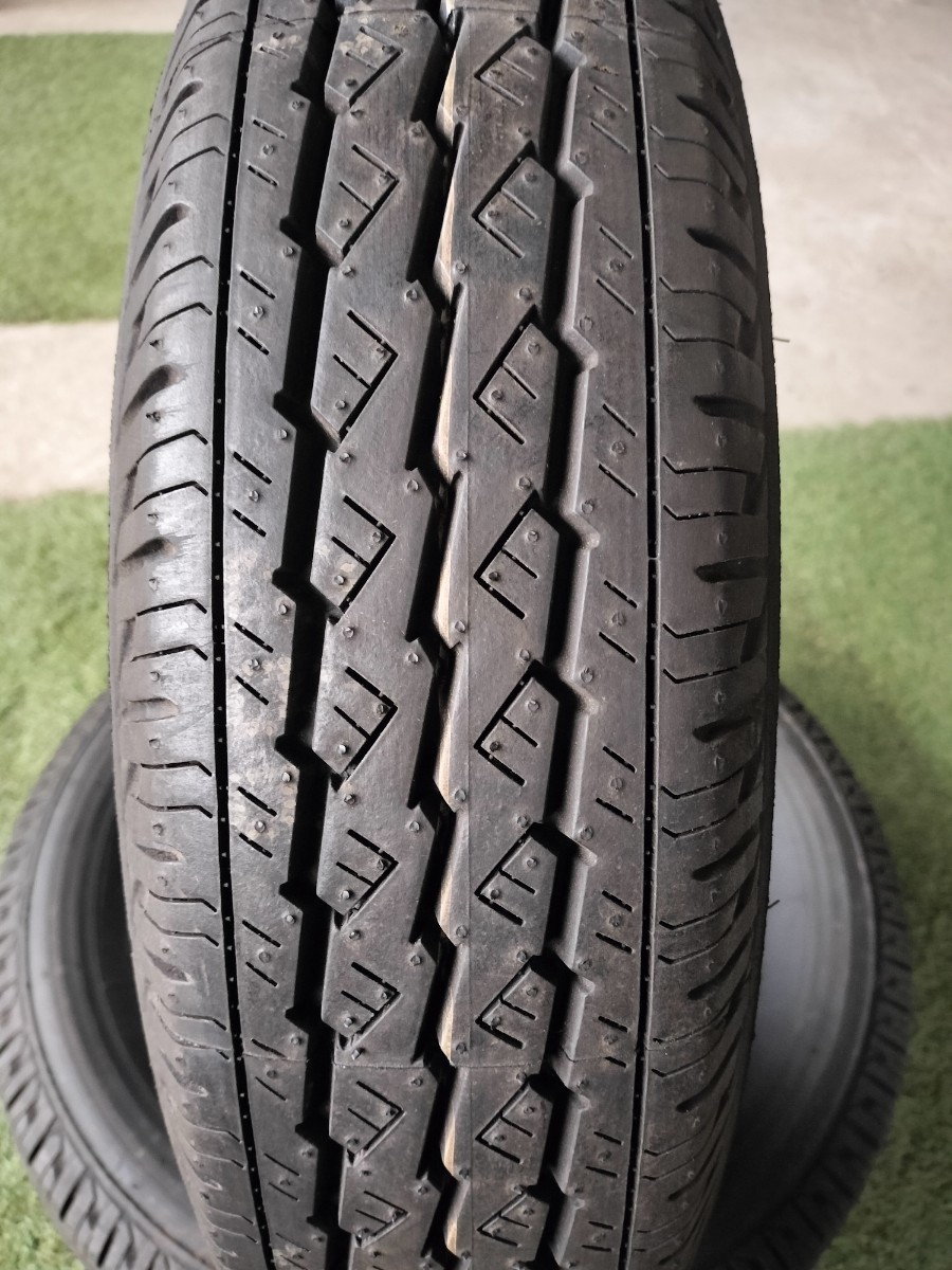 A669 165/80R14 97/95N LT BRIDGESTONE V600 2本セット　2023年製　_画像1