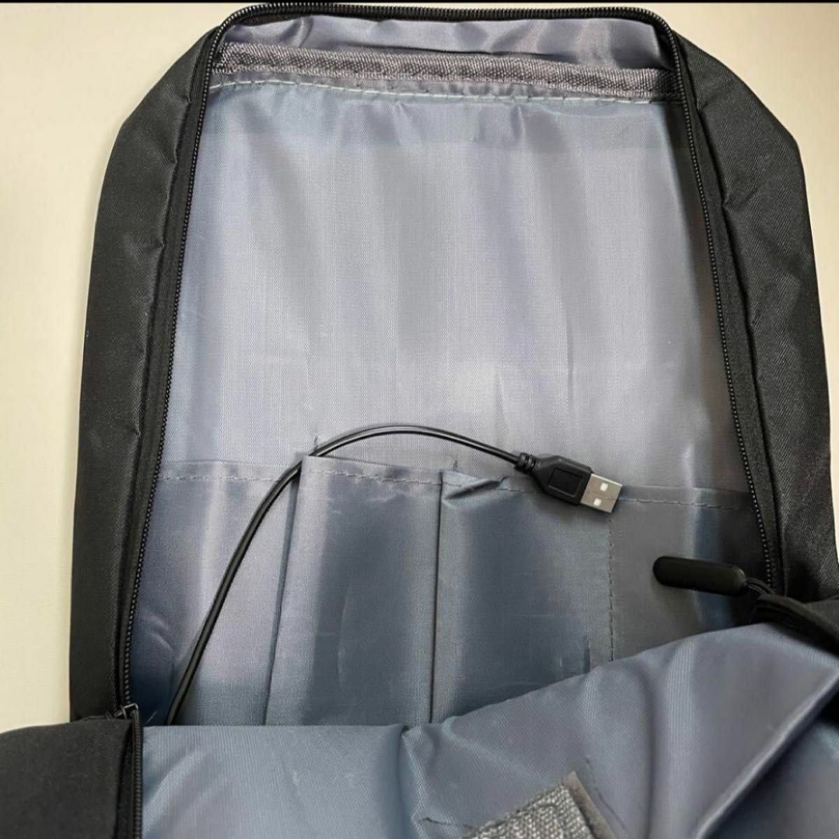 高機能　ビジネスバッグ　大容量　A4　ビジネス　通勤　通学　黒　PC　タブレット バックパック 軽量 男女兼用