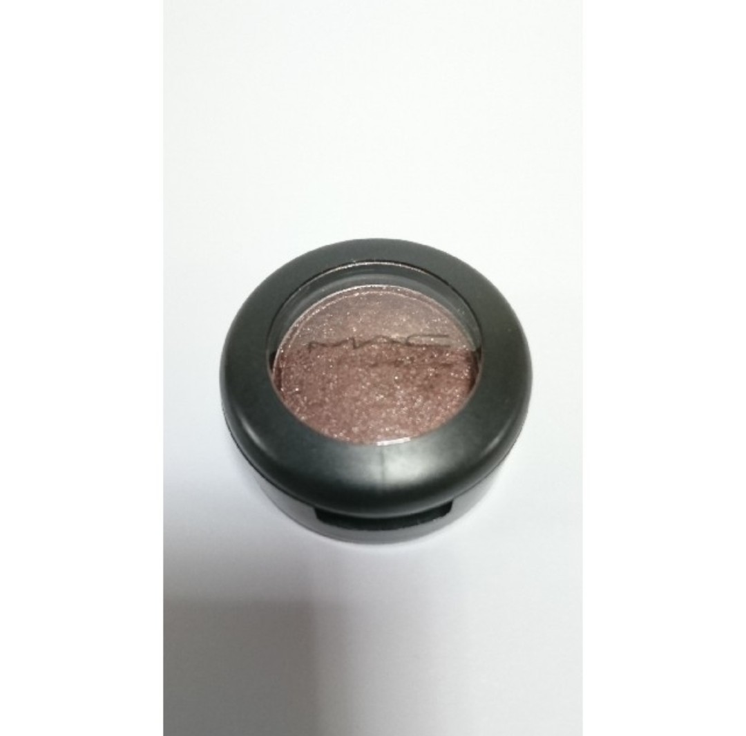 MAC small eyeshadow 