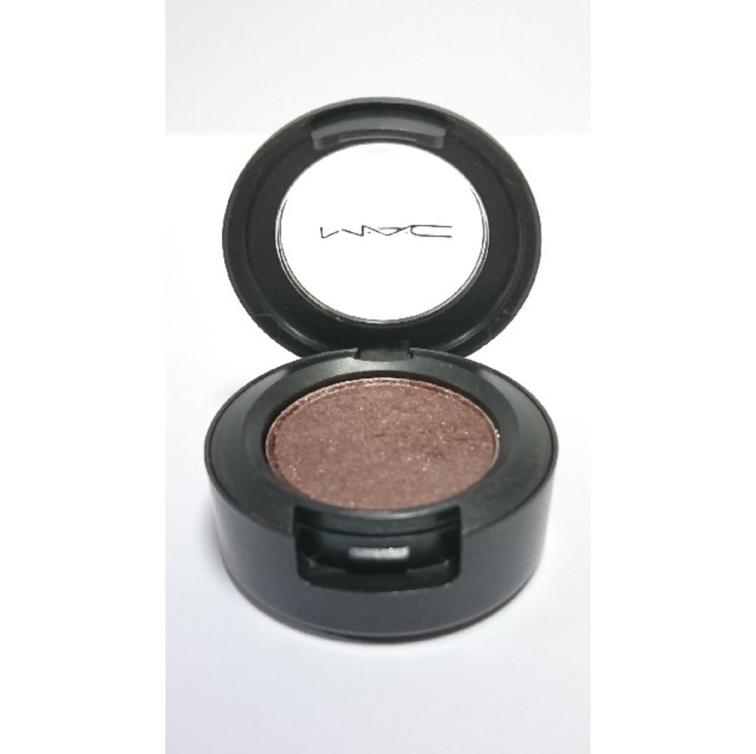 MAC small eyeshadow 