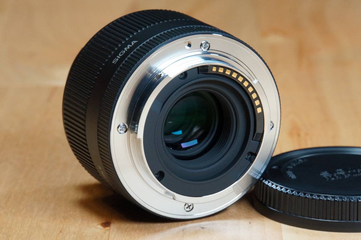 SIGMA シグマ 30mm F2.8 EX DN Eマウント【中古良品】 ケンコーMC保護フィルター付_画像3