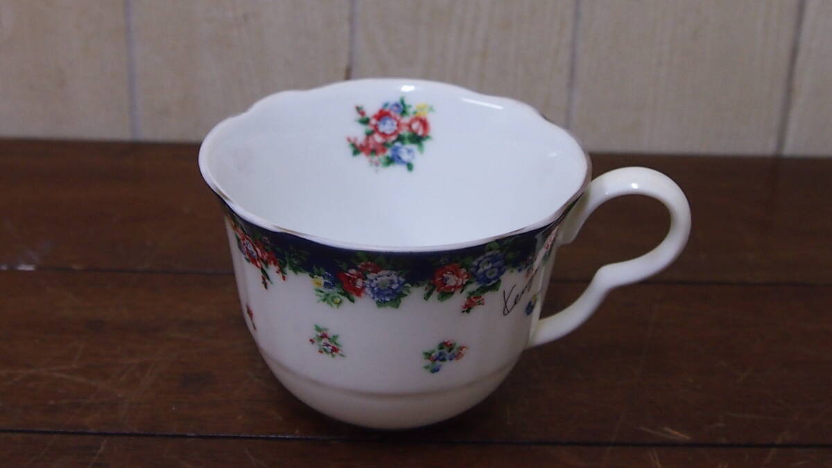 中古品☆ＫＥＮＺＯ☆ＲＯＹＡＬ　ＡＬＢＥＲＴ☆カップ＆ソーサー☆４客セット☆４０２Ｓ－Ｊ１４０１０_画像3