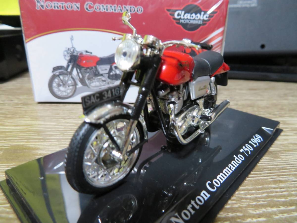 [ beautiful goods ]ATLAS 1/24 Norton Command 750 1969