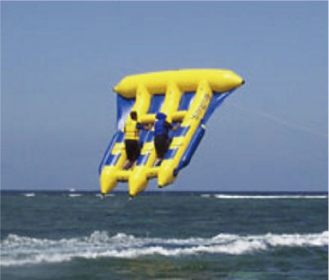 空飛ぶバナナボートです。思いっきり楽しんで! 空飛ぶバナナボートです。思いっきり楽しんで!
