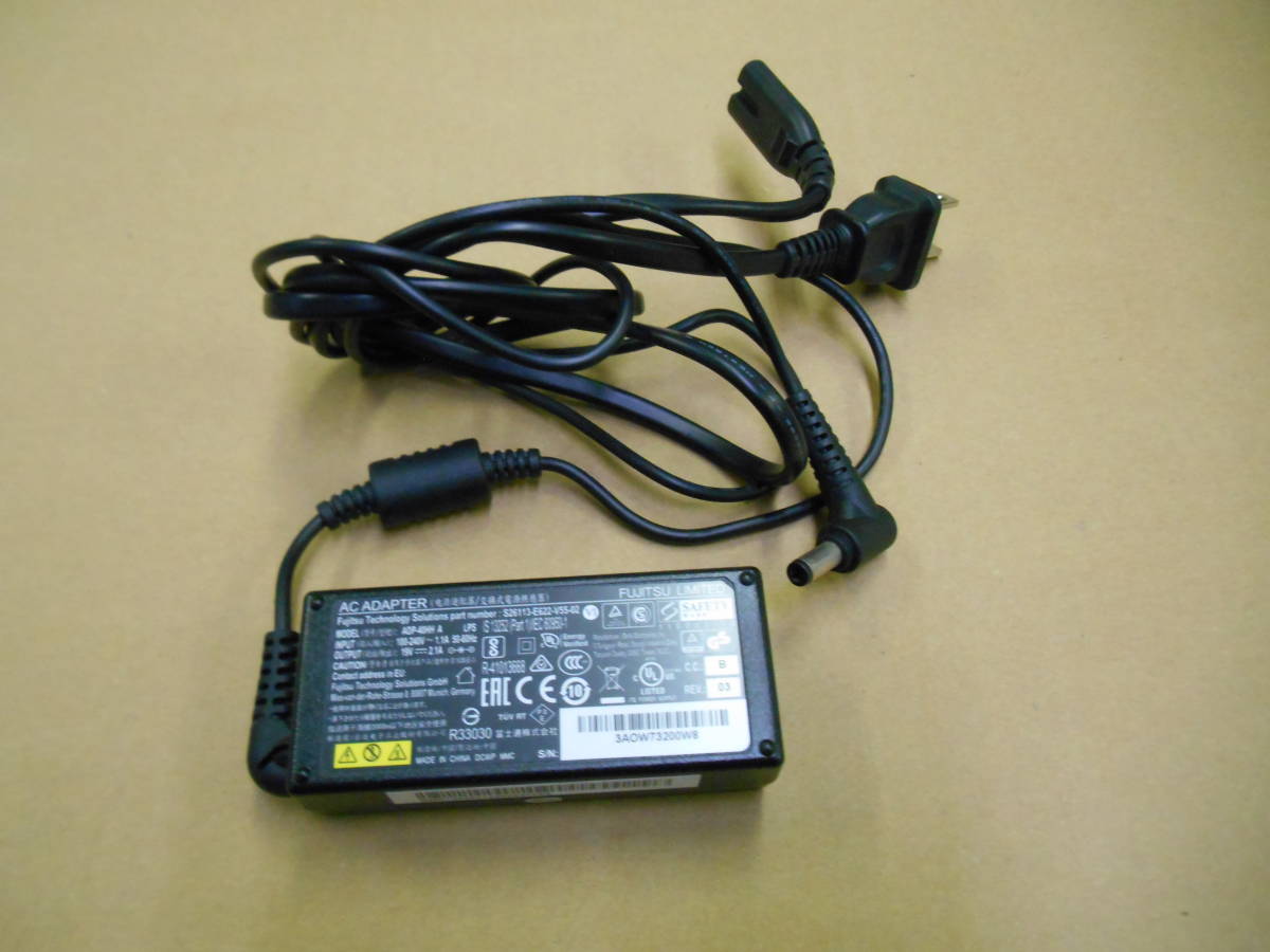 特価！！FUJITSU ACアダプタ ADP-40HH A 19V 2.1A 外径5.5 内径2.6 (24_画像1